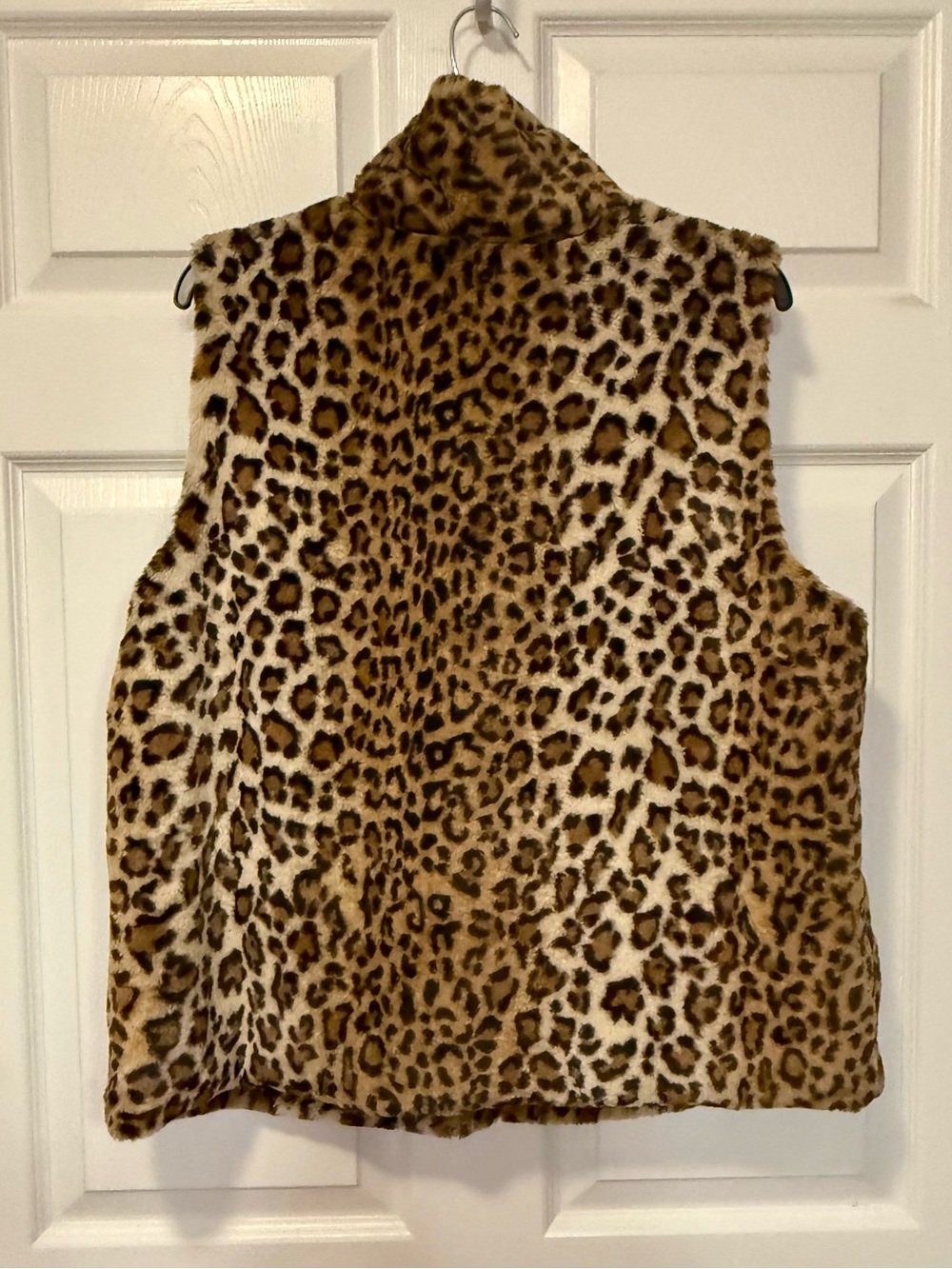 NWT Fever Leopard Print Faux Fur Zip Up Vest Size XL Soft Lined Winter Layer - Picture 3 of 10